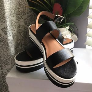 Steve Madden black and white sandals